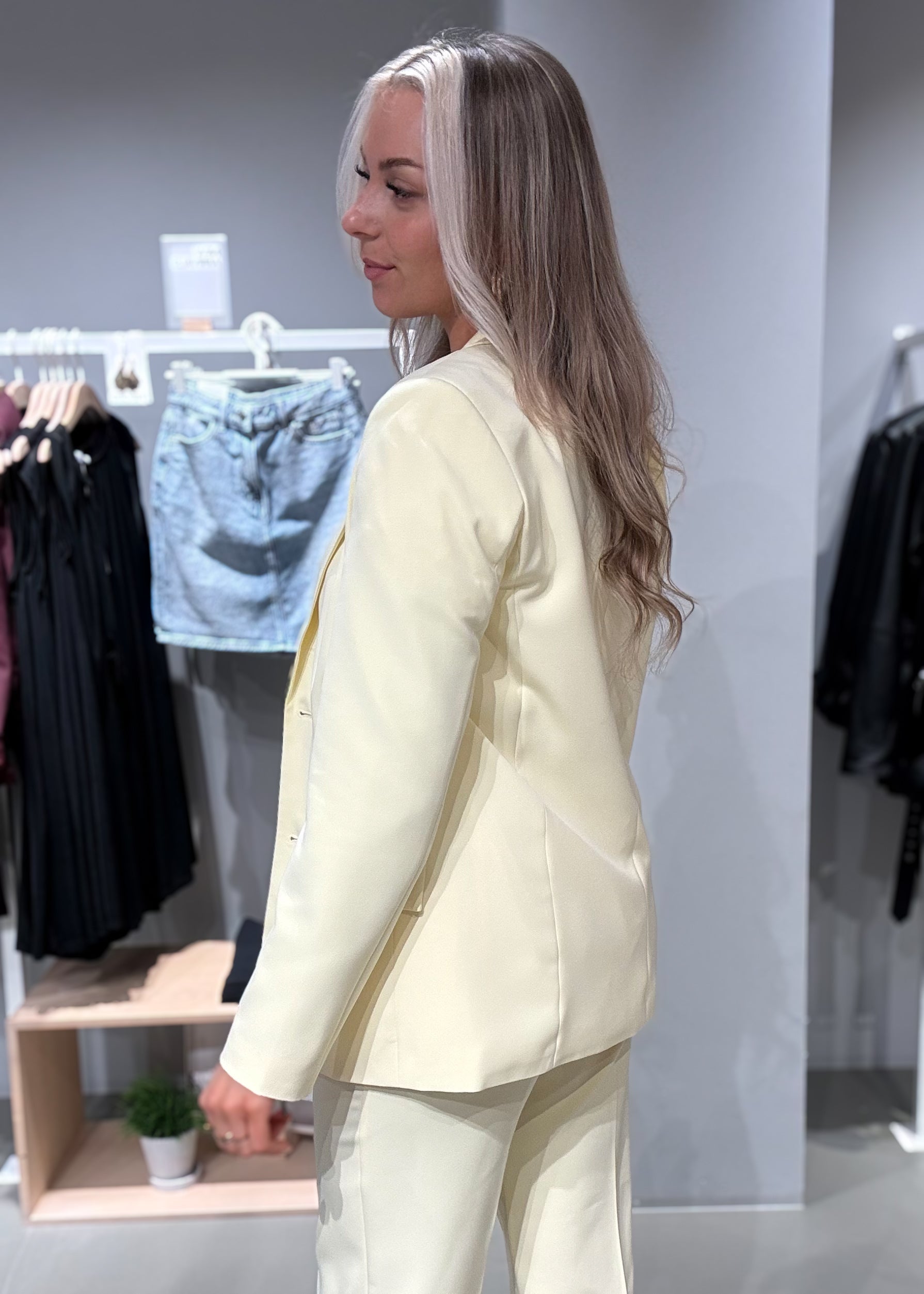 VIBLUME Blazer - Pastel Yellow